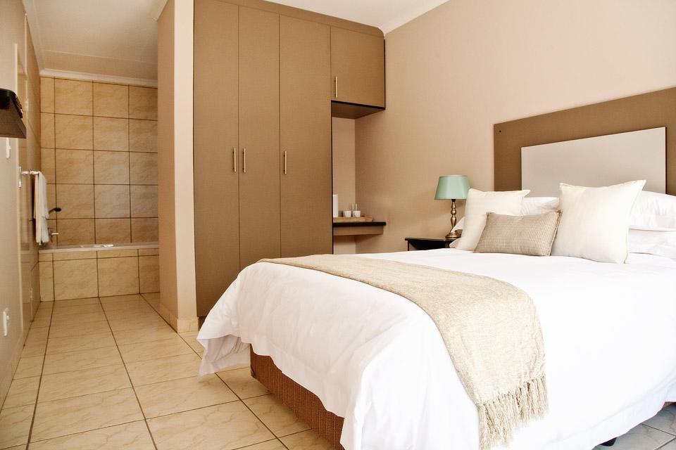 12 On Top Guesthouse Piet Retief Exterior photo