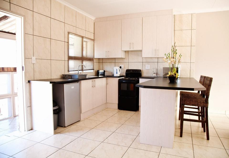 12 On Top Guesthouse Piet Retief Exterior photo